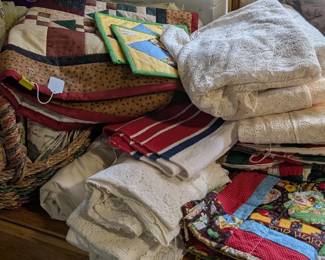 VINTAGE QUILTS, LACE TABLE CLOTHS AND CURTAINS