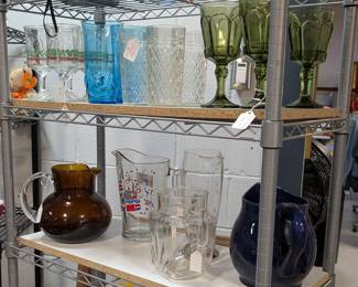 VINTAGE PITCHER AND DRINKING GLASSES