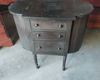 Sewing cabinet