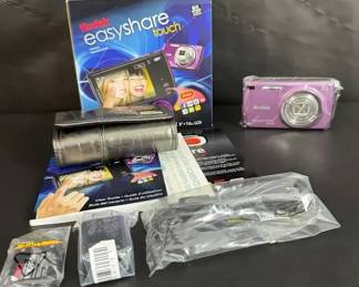 Kodak EasyShare Touch M577 14MP Purple Digital Camera New Unused Complete in Box
