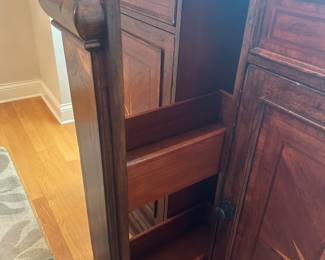 With a secret drawer!!