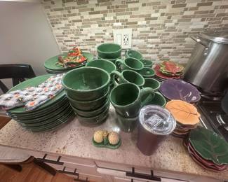 Pottery Barn dish set