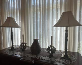 Table lamps and decor