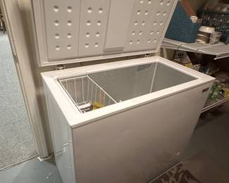 Chest freezer (never used!).....