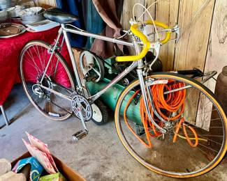 BICYCLE AND AIR COMPRESSOR