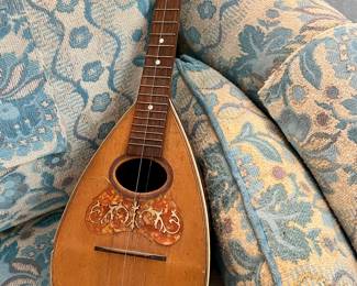 MANDOLIN