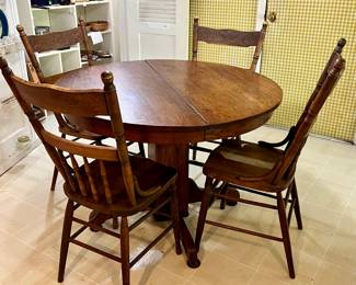 OAK KITCHEN TABLE AND CHAIRS
