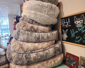 Beds: round, rectangular, tee-pees
