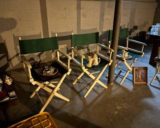 Classic folding director's chair 