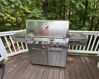 Weber Summit 6-burner grill with cover