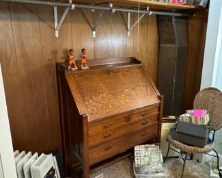 Gorgeous antique tiger oak craftsman style secretary, 36x18x45"