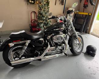 2017 Harley Davidson motorcycle model XL1200