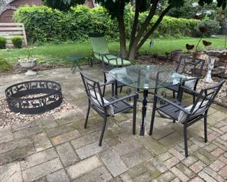 Also on deck, lots of decorative wire planters and other outdoor decor items