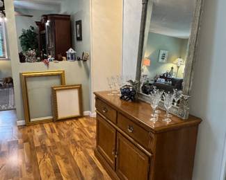 Solid oak buffet, beautiful 