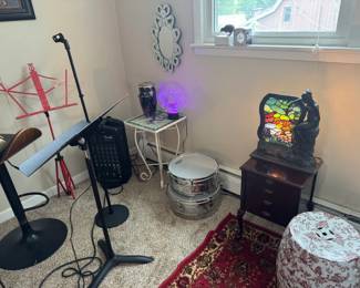 2 loose Matador drums