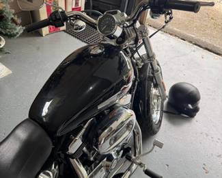 2017 Harley Davidson motorcycle model XL1200