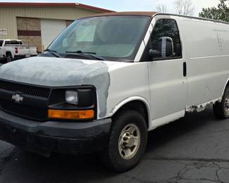 2005 Chevrolet Express LT G2500 RWD Van, 4.8L V8, Miles Showing on Odometer 316236, VIN# 1GCGG25V251228884, Kansas Title
