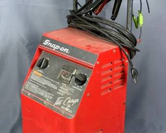 Snap-On Fast Charger, Model BC4200, Powers On