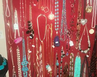 AND MORE NECKLACES!