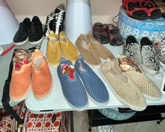 5 PAIRS OF "ILSE JACOBSEN" CASUAL SHOES IN DIFFERENT COLORS!
