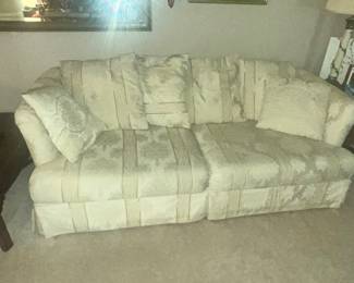 FORMAL PILLOWBACK SOFA