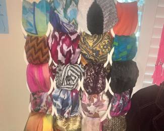 SCARVES