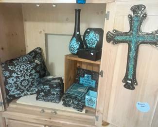 BEAUTIFUL CORRELATED COLLECTION!