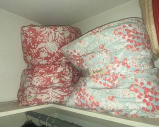 QUEEN COMFORTERS