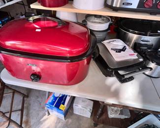 BELLA ELECTRIC ROASTER & CUISINART WAFFLE MAKER