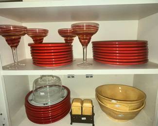 RED DINNER PLATES BY "WAECHTERSBACH"