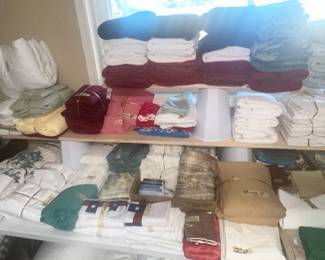 WONDERFUL TOWELS & SHEET SETS