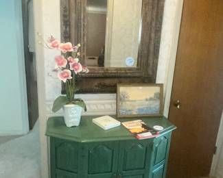 ENTRY CONSOLE AND EMBOSSED MIRROR