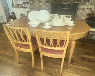 VINTAGE DINING SET (HAS 2 MORE CHAIRS WITH ISSUES)