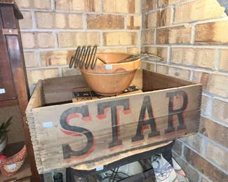 ANTIQUE "STAR" WOODEN SOAP CRATE