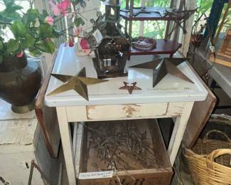 PORCELAIN TO DROP-LEAF TABLE