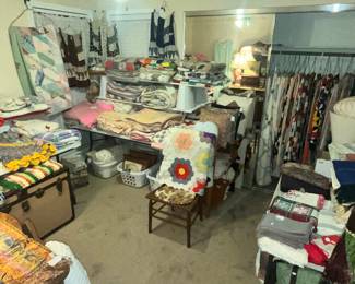 THE QUILT ROOM - AMAZING QUILT COLLECTION!