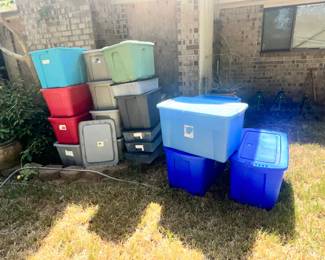 STORAGE CONTAINERS
