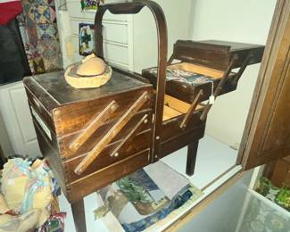 VINTAGE ACCORDION SEWING BOX