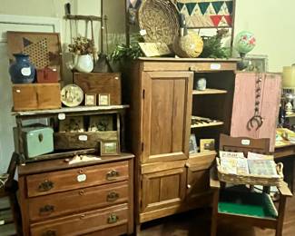 SEE WHAT WE MEAN? JUST LIKE AN ANTIQUE SHOW IN HERE!