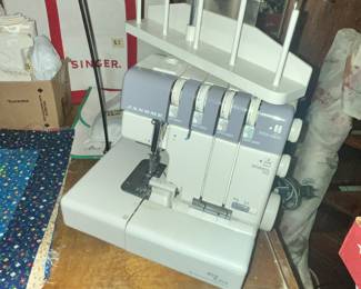 JANOME 634D SERGER