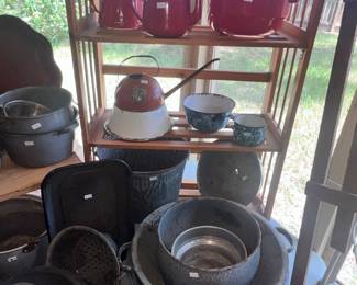 ENTIRE WALL FULL OF VINTAGE GRANITEWARE