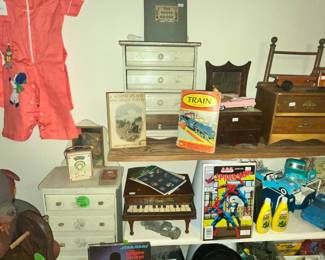 DOLLHOUSE FURNITURE