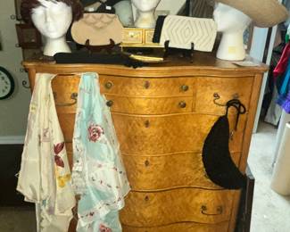 ANTIQUE "BIRD'S EYE" M APLE CHEST OF DRAWERS