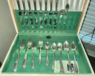 64 PC SIMEON & GEORGE ROGERS ONEIDA "PENDANT"