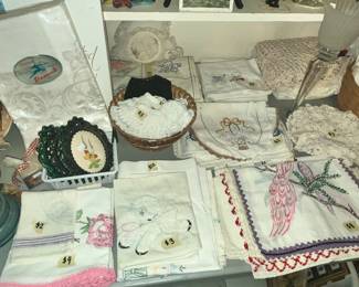 VINTAGE EMBROIDERED LINENS
