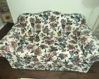 BEAUTIFUL LOVE SEAT