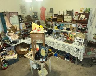 AND NOW THE TOY ROOM!