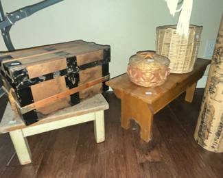 SMALL CHILD'S TRUNK