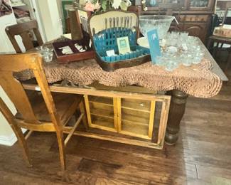 ANTIQUE SQUARE OAK DINING TABLE