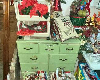 MORE CHRISTMAS OUT HERE